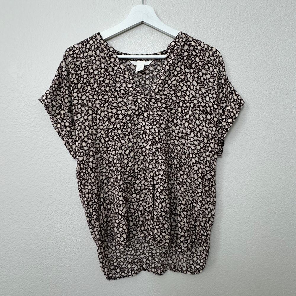 H&M Women's Blouse Brown Floral Ditsy V-Neck Short Sleeve Size 4 Top Work Career